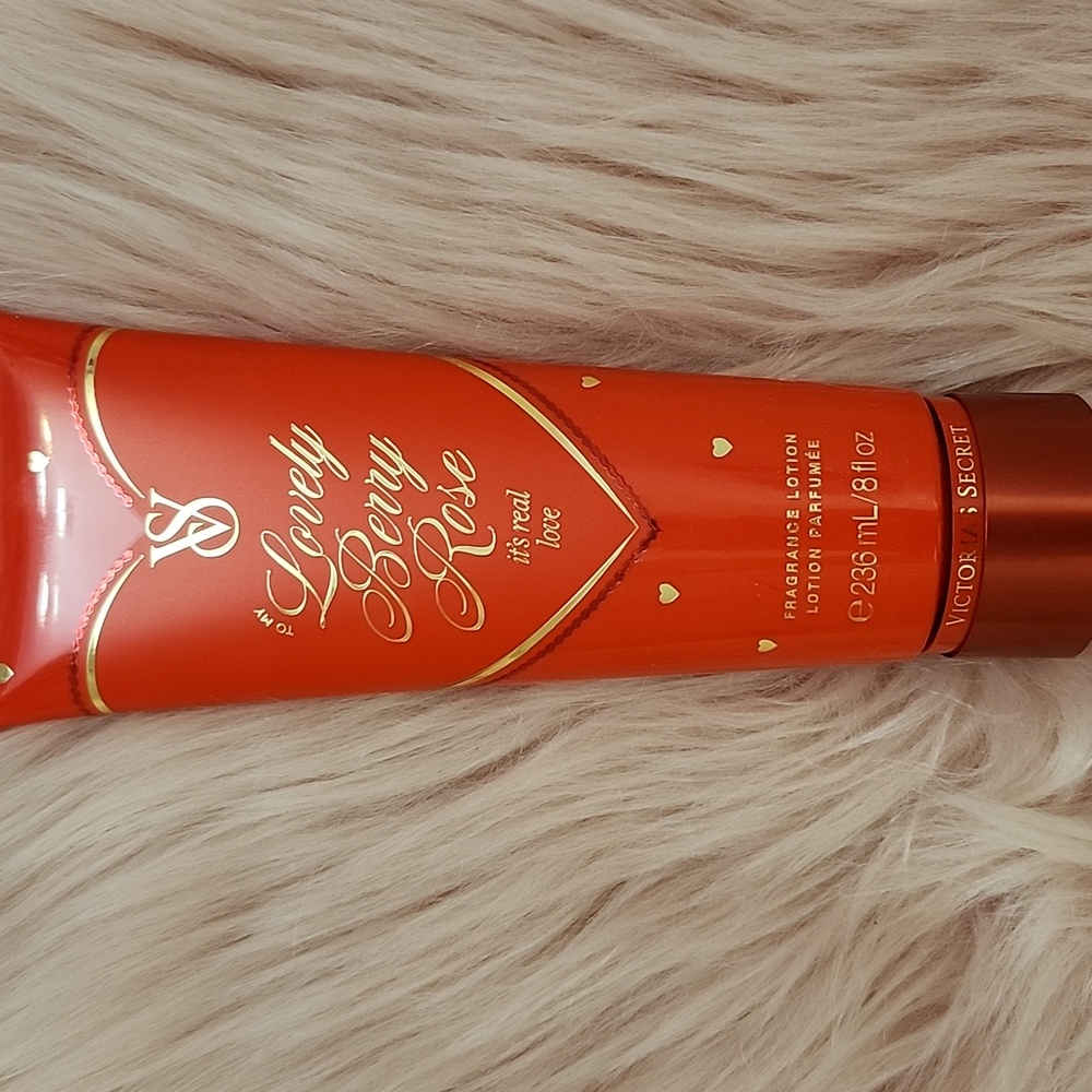 Brand New HOLIDAY INSPIRED Victoria's Secret Fragrance Body Lotion